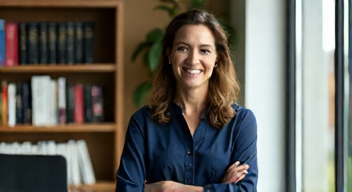 Der Sozialexperte: Dr. Maria Schmidt (38 Jahre)